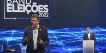 Haddad e Tarcísio confirmam presença no debate da Band no dia 09/08.