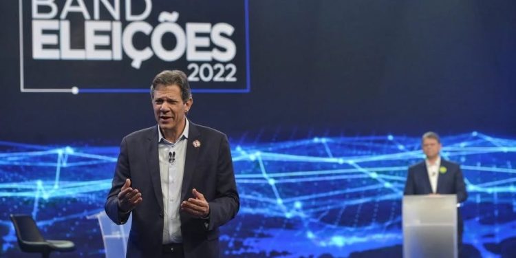 Haddad e Tarcísio confirmam presença no debate da Band no dia 09/08.